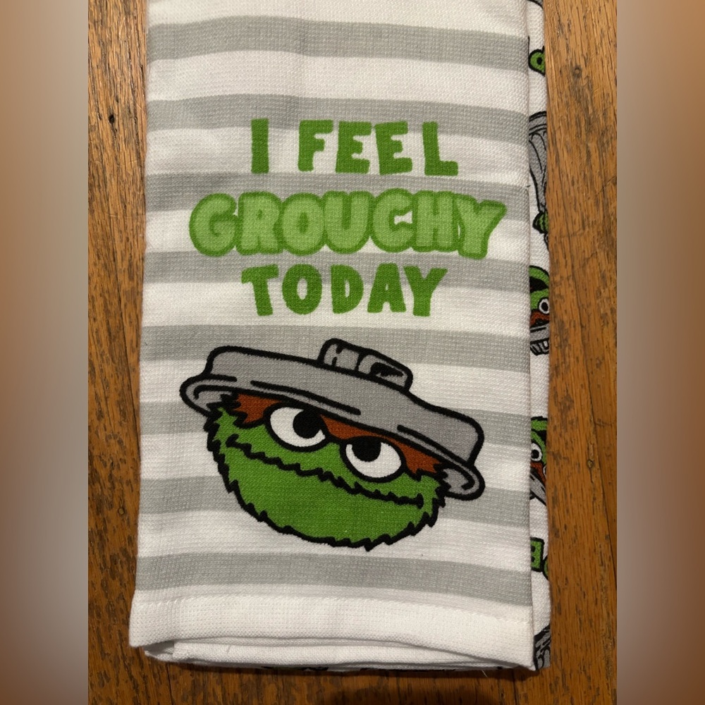 NWT set of 2 Oscar the Grouch Sesame Street kitchen towels - Picture 3 of 5